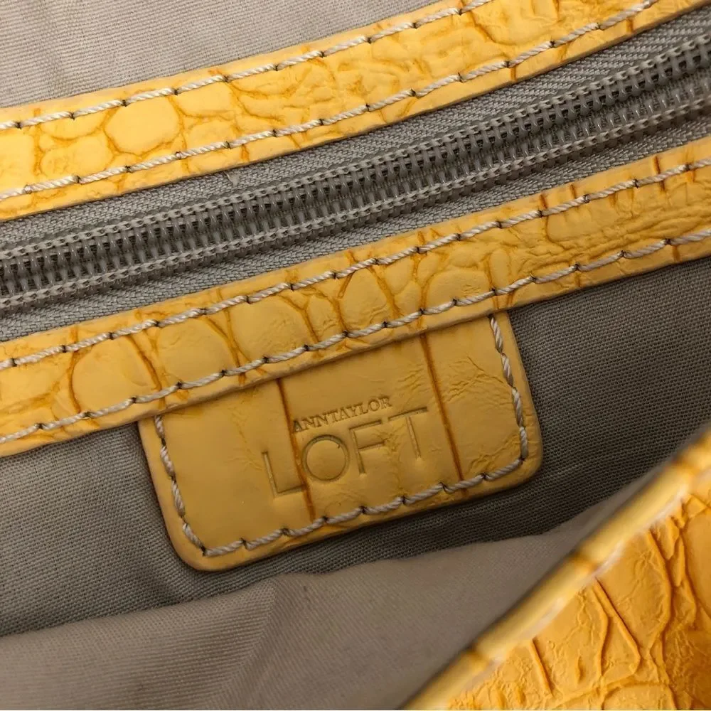 Loft Clutch Yellow Snakeskin Texture Magnetic Close Zipper Pocket Formal Banquet